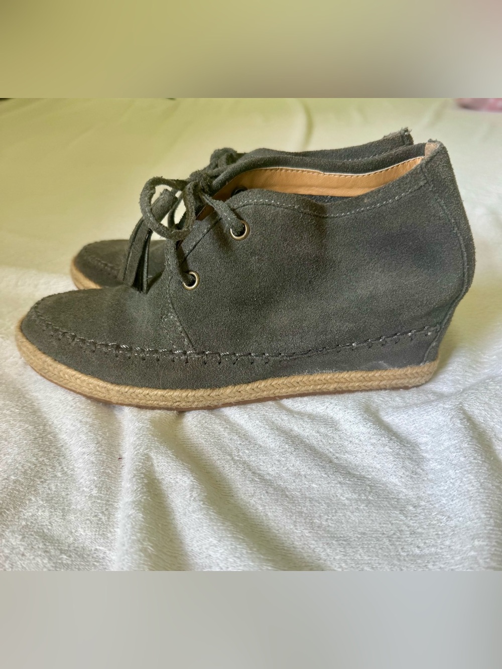 Women’s Suede Lace-Up Casual Wedge in Dark Gray